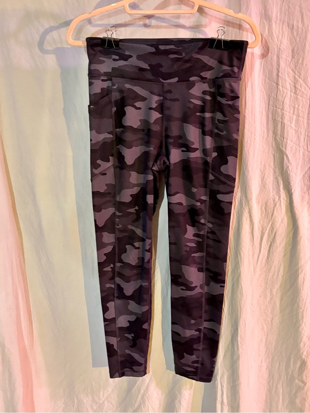 GAP Fit' Gray & Black Camo High-Waist Leggings
